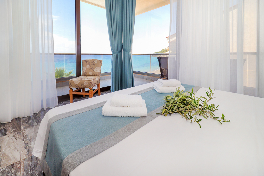 Junior Suite Front Sea View